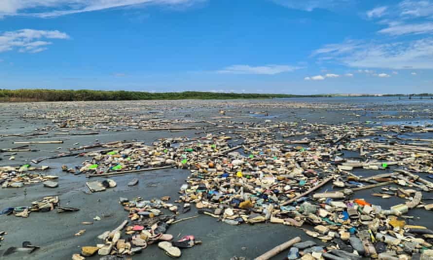 Rubbish across the Navotas mudflats and mangroves